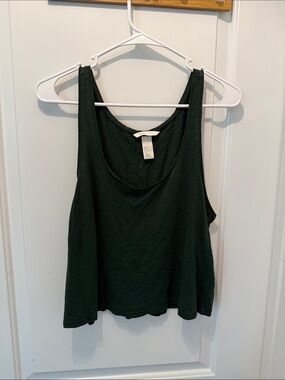 🥳 5 for $25 BUNDLE H&M Dark Green Scoop Neck Cropped Tank Top